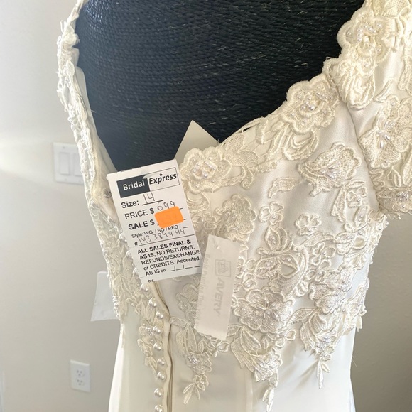 🚫SOLD🚫Sample Wedding Dress Mermaid long Tail Light white ivory lace Sz 14 - Picture 5 of 9